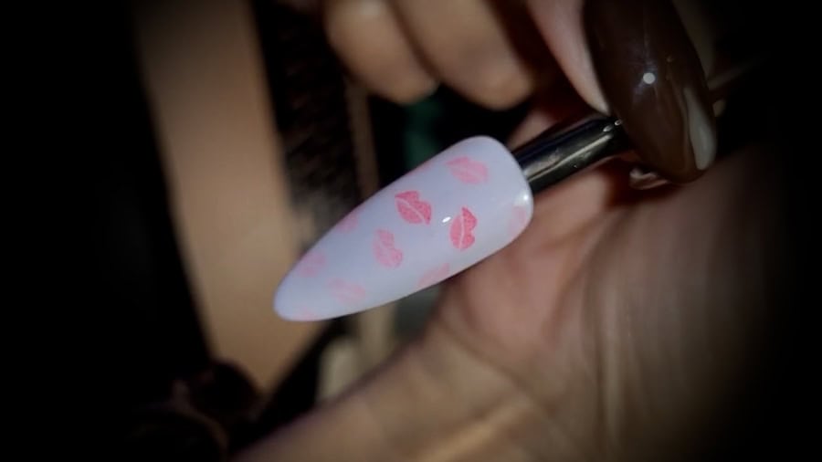 Kiss Print Nails